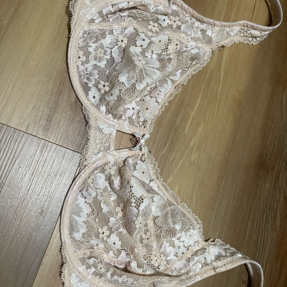 Victoria's Secret Cream Lace Bra Intimates